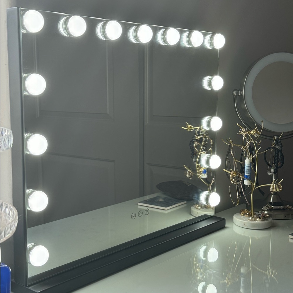 FENCHILIN Vanity Mirror with Lights. Lighted Mirror with Dimmer Bulbs. Like new
